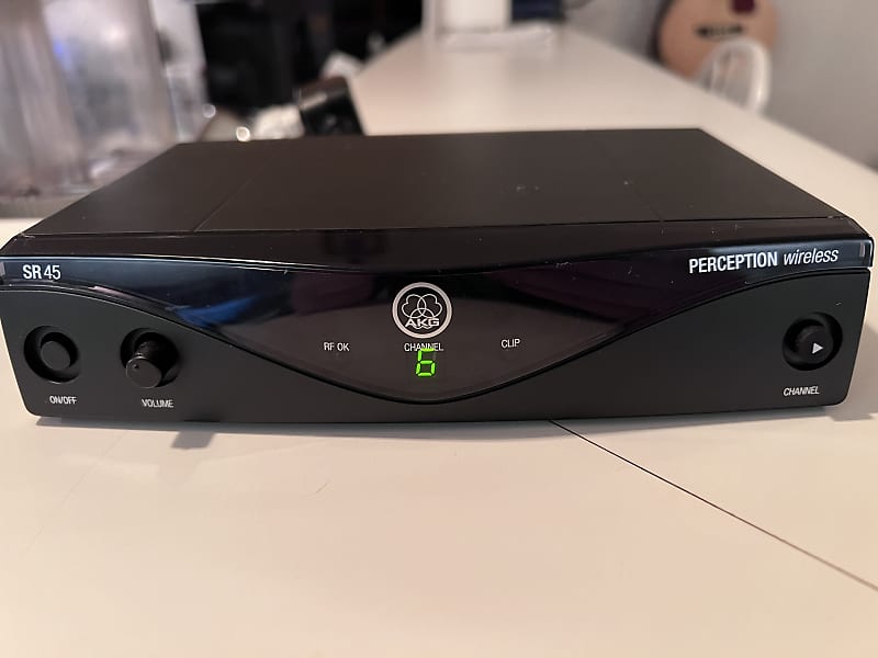 AKG Perception Wireless SR45 (Receiver & instrument | Reverb
