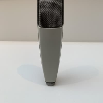 Sennheiser MD 421-2 Cardioid Dynamic Microphone image 1