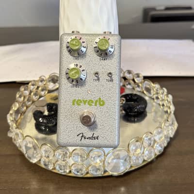 Fender Hammertone Reverb Pedal | Sweetwater
