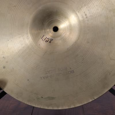 Zildjian 14" New Beat Hi Hat Bottom Cymbal Vintage 1960's 1,128g image 8