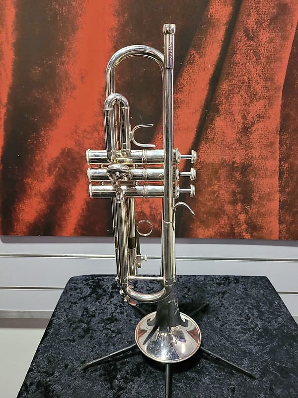 Bach TR200 Silver Intermediate Trumpet Trumpet (San Antonio, Reverb