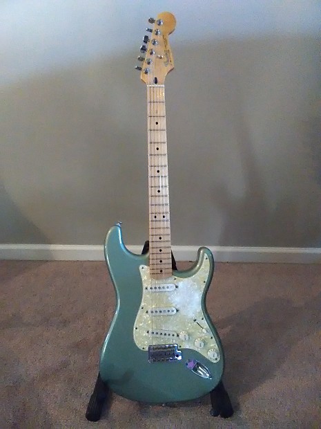 Fender Mexican Stratocaster 2001 Light Green image 1