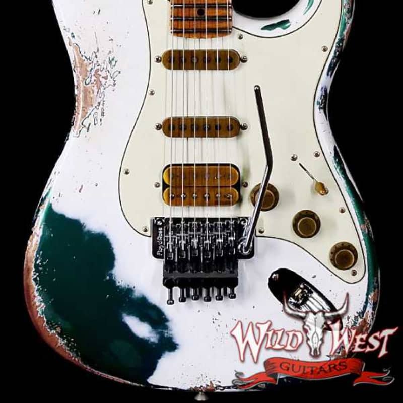 Photos - Guitar Fender    Custom Shop Wild West White Lightning Strat... Olympic White Over British Racing Green  2023