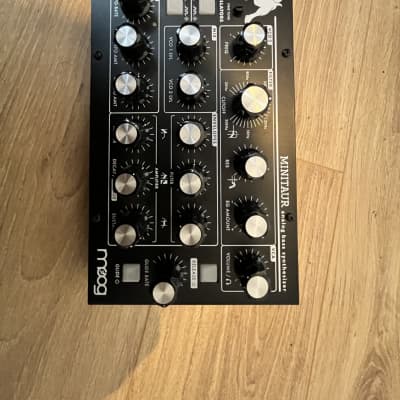 Moog minitaur store no sound