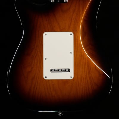 Fender American Professional II Stratocaster Roasted Maple Neck, 2 Color Sunburst (467) image 4
