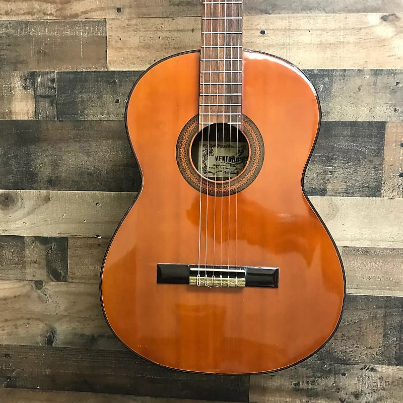 Ventura classical outlet guitar