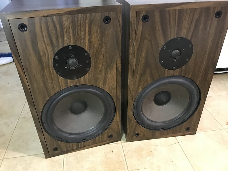 Yamaha NS-5 Large Bookshelf speakers