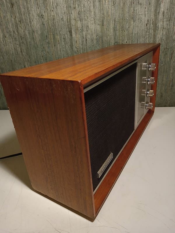 Panasonic Panasonic Model RE-7257 AM/FM Radio Vintage 70s Japan