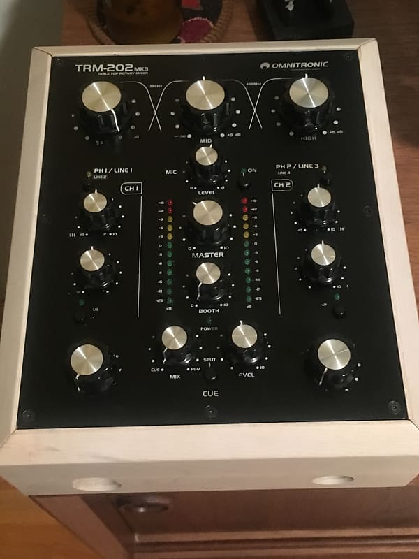 Omnitronic OMNITRONIC TRM 202 MK3 2 Channels Rotary Mixer Reverb