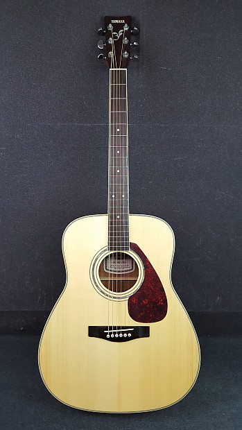 Yamaha FG 04 LTD Dreadnought Acoustic Guitar