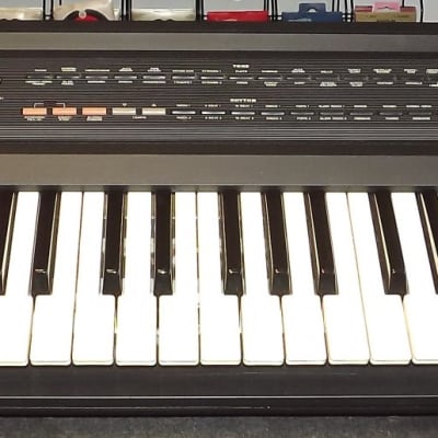 Casio Casiotone CT-640 Keyboard ( Pre Owned) (NO POWER SUPPLY)