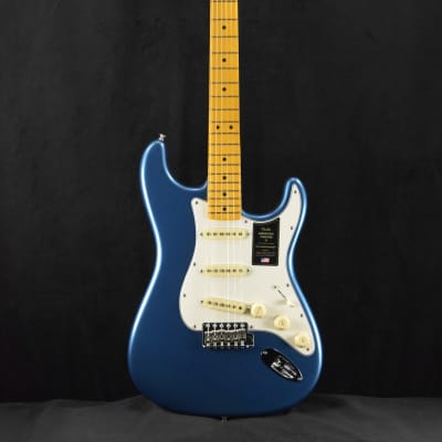 Fender American Vintage II 1973 Stratocaster Lake Placid Blue Maple Fingerboard image 2