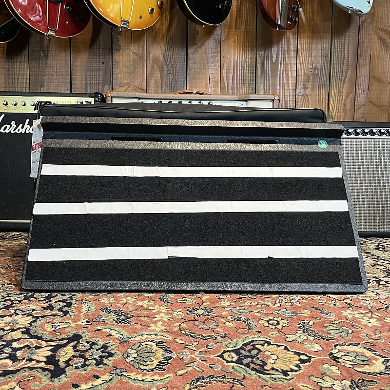 GATOR PEDALBOARD Bois 76 x 40,6 cm + Alimentation