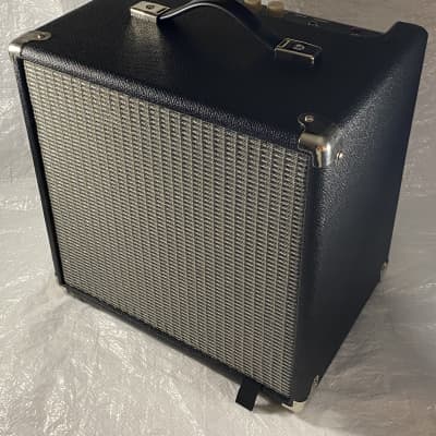 Fender Rumble 15 120V 15-Watts Portable Bass Amplifier with