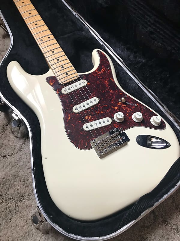 1987-88 Fender American Standard Stratocaster Vintage White w/hard case + extras image 1