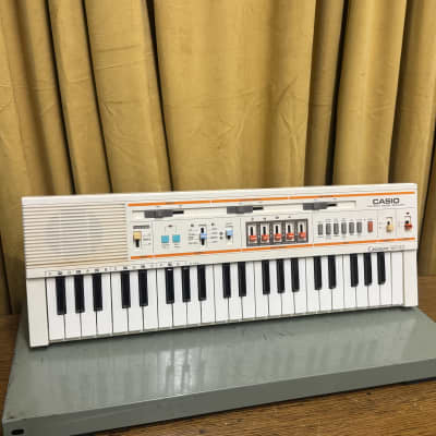 Casio MT-52 polyphonic Keyboard and Drum Machine 1980s
