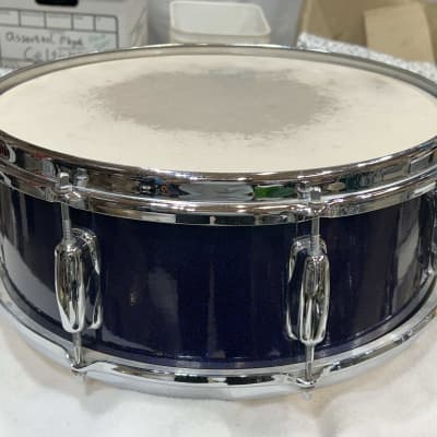 Slingerland 8 Lug Snare Drum 12/1965 - Deep Blue Sparkle image 4