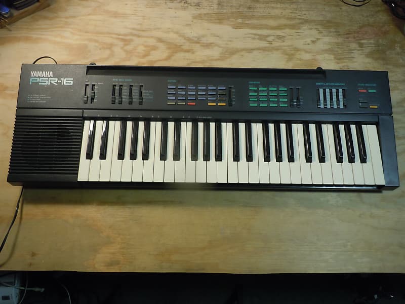 Yamaha PSR16 Vintage 1988 Digital FM Synthesizer & Power Reverb