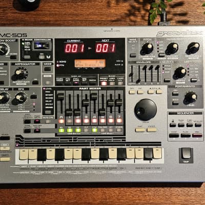 Roland MC-505 Groovebox 1998 - 2002 - Gray