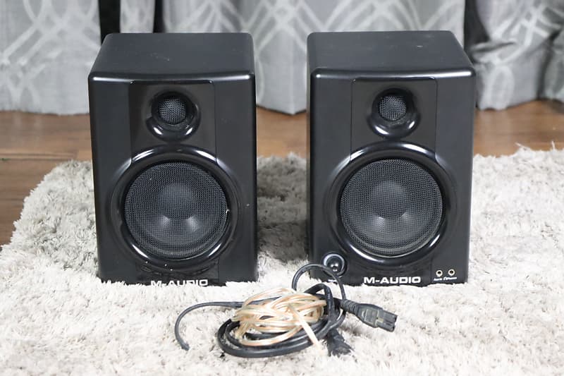 M-Audio AV40 Studio Monitors | Reverb