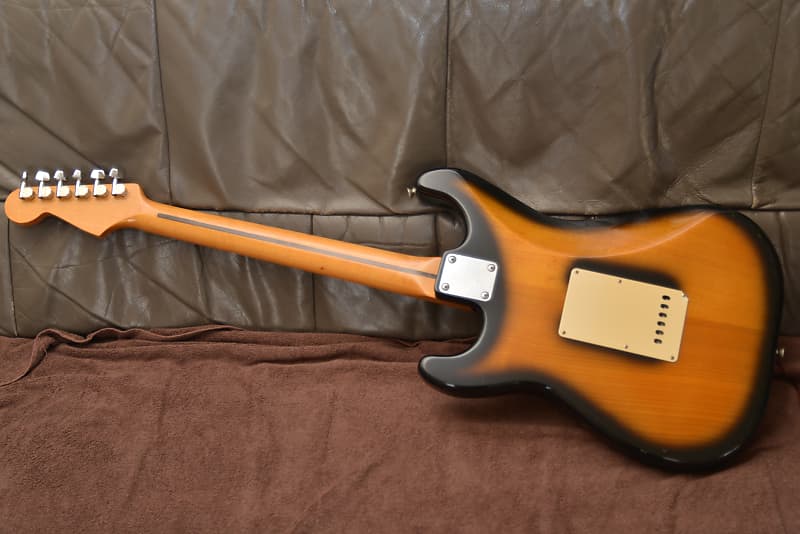 Guyatone ST Custom Made No.1975101 1975 Brown Sunburst