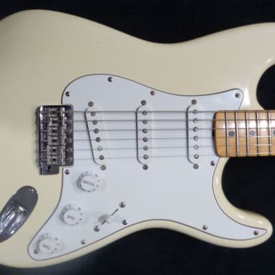 Fender  68 Reverse Headstock Stratocaster 2001 White image 1