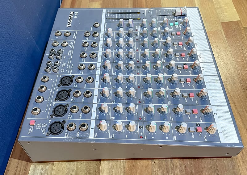 TASCAM M-08 タスカム　オーディオミキサー TASCAM M-08 8 Channel Analog Mixer - Vintage Mixing Console