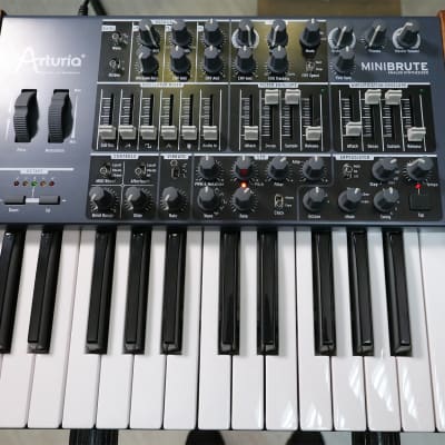 Arturia MiniBrute 25-Key Synthesizer | Reverb