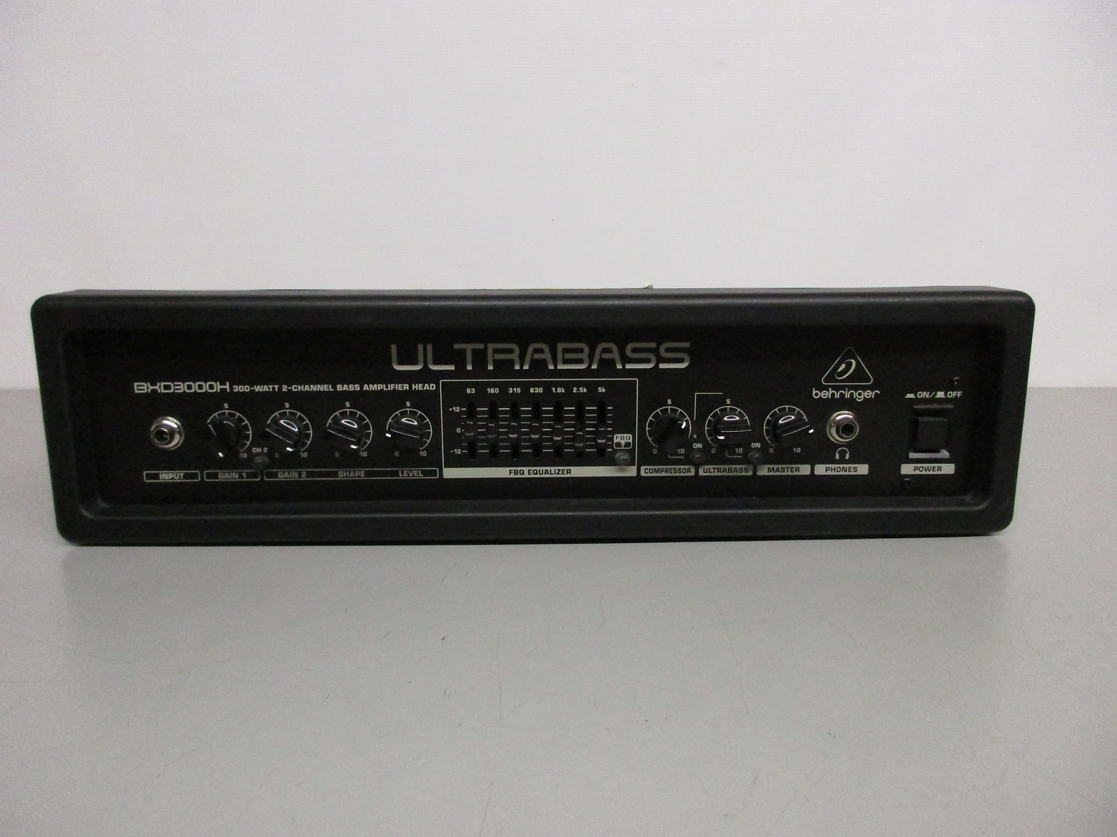 Behringer BXD3000H 300W 2-Channel Bass Amp Head | Reverb