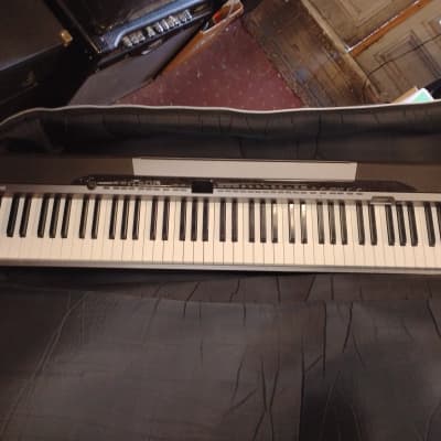 🎹 For Sale: Casio Privia PX-320 Digital Piano – 88 Keys 🎹