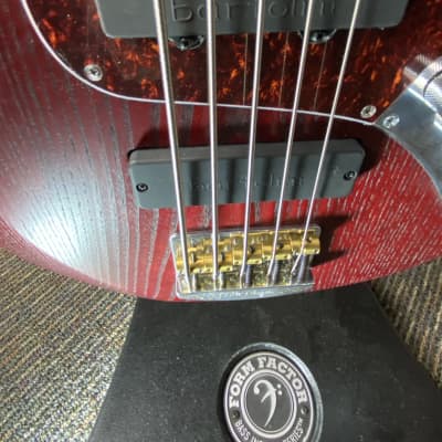 Form Factor Audio  Wombat 5 Short Scale (30”) Electric Bass Guitar Burgundy Ash, 100% Brushed Satin image 10