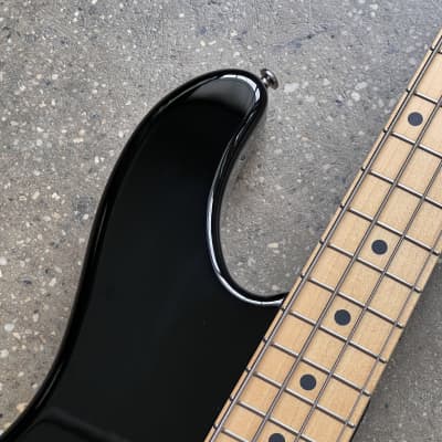 Lakland Skyline Series 44-02 Maple Fretboard 2006 - Black image 3