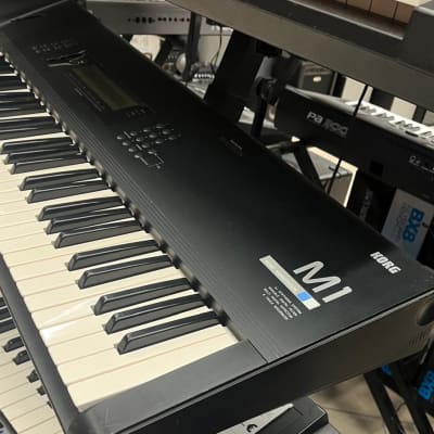 Korg M1 61-Key Synth Music Workstation 1990s - Black