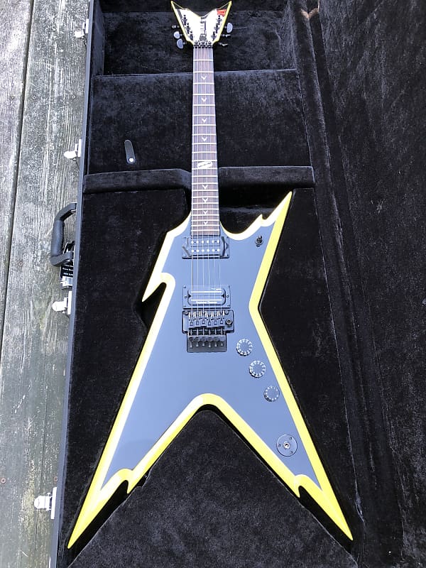 一週間限定！DEAN RAZORBACK 黒/黄色 ハードケース付き Dean Razorback 7 255 7-String Electric Guitar (With Case)
