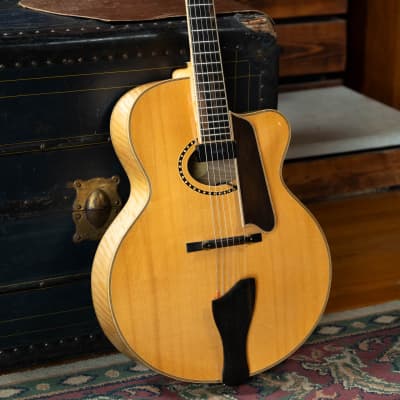 Acoustic Guitar Asturias E.C. MAPLE TOP CU-PU Natural Flame