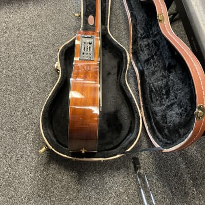 Alvarez AC60SC classical-electric guitar 2004 discontinued model in excellent condition with beautiful vintage hard case and key included. image 8