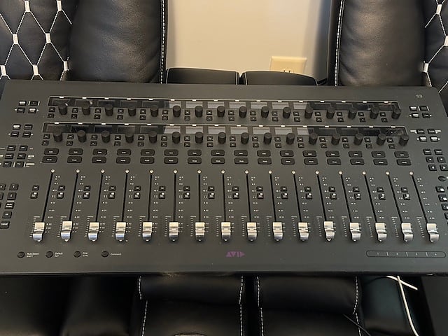 Avid S3 16-Fader Pro Tools Control Surface 2010s - Black image 1
