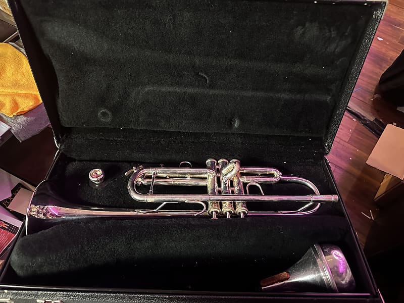 【安値】トランペット Vincent Bach B♭TR300 安値】トランペット Vincent Bach B♭TR300 Bach TR300 Trumpet