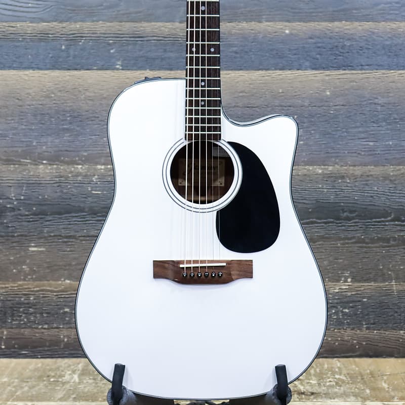 Jasmine by Takamine TS-46 C Dreadnought Cutaway White