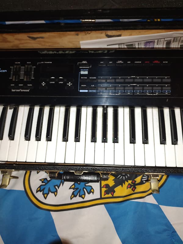 Roland D-20 61-Key Multi-Timbral Linear Synthesizer / Multitrack 