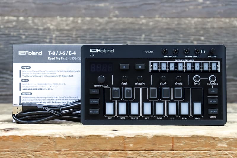 Roland J-6 AIRA Compact Chord Synthesizer | Reverb Canada