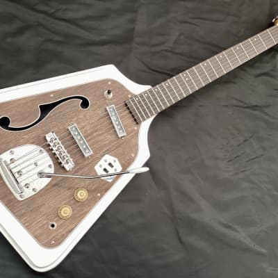 Eastwood CALIFORNIA REBEL/White【SALE!】 | Reverb Eastwood CALIFORNIA REBEL/White【SALE!】 | Reverb