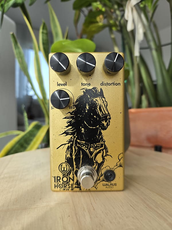 Walrus Audio Iron Horse V3