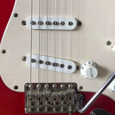 Fender Highway One Stratocaster 2002 Crimson Red Transparent image 4