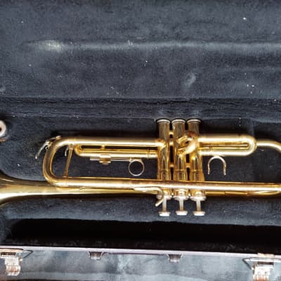 Yamaha YTR‑2335 Standard Bb Trumpet, Japan, with case and mouthpiece image 3