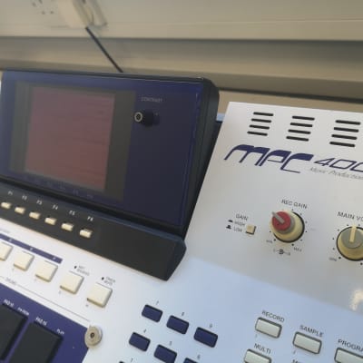 Akai MPC4000 Music Production Center 2002 - 2007 - White image 9
