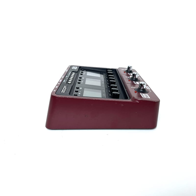 Zoom B3 Bass Effects and Amp Simulator Red | Reverb Canada