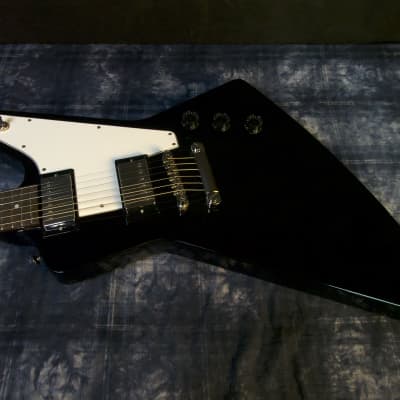 Brand New ! Epiphone Explorer - Ebony - In Stock Ready to Ship - G02406 - 8.2 lbs for sale