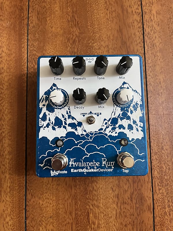 EarthQuaker Devices Avalanche Run Stereo Reverb & Delay with Tap Tempo V2