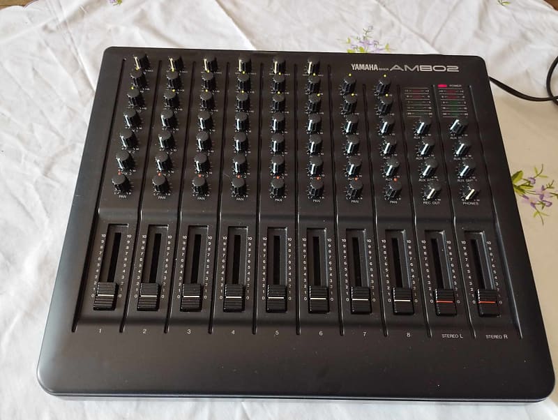 Yamaha AM802 1989 - Black